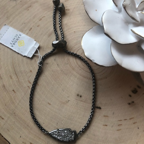 NWT KENDRA SCOTT GUNMETAL KATHLEEN BRACELET! - Picture 3 of 5
